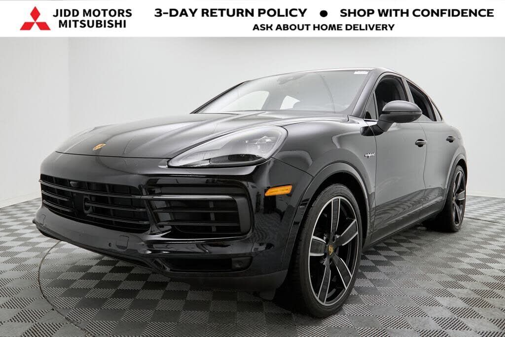2022 PORSCHE Cayenne