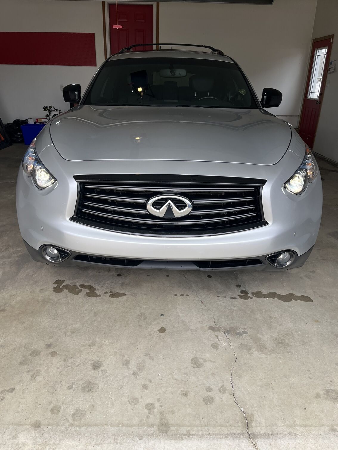Infiniti QX70