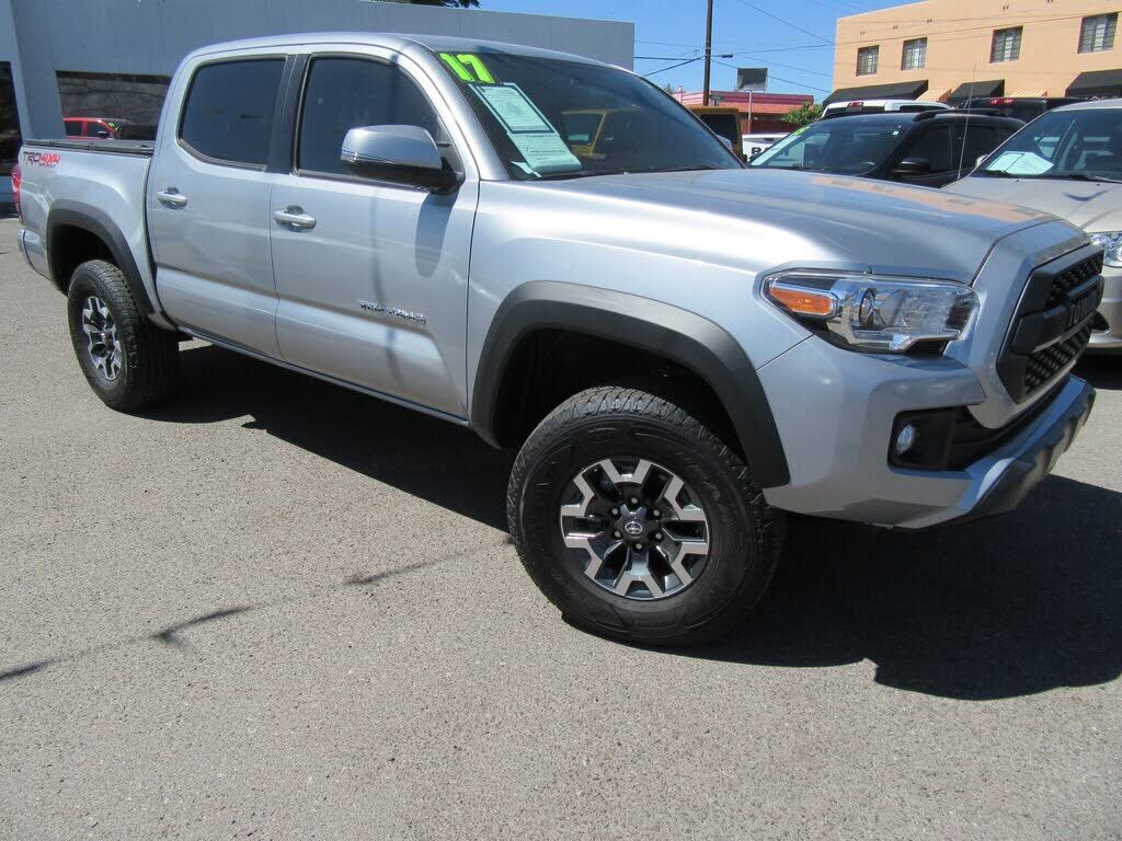 2017 TOYOTA Tacoma