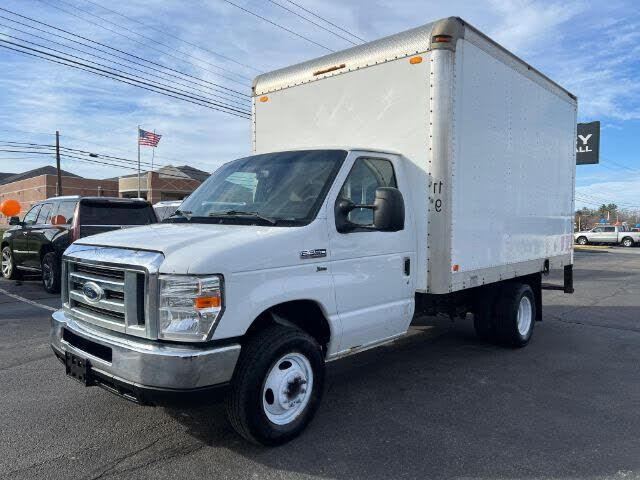 2017 FORD E-350