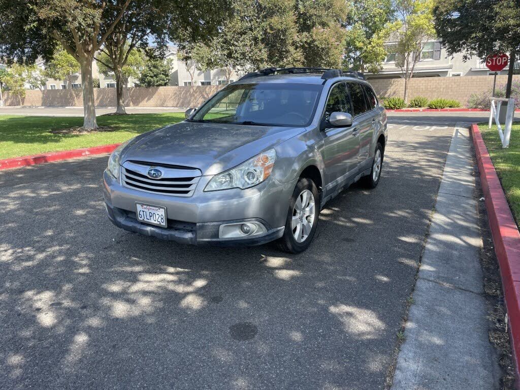 2011 SUBARU Outback