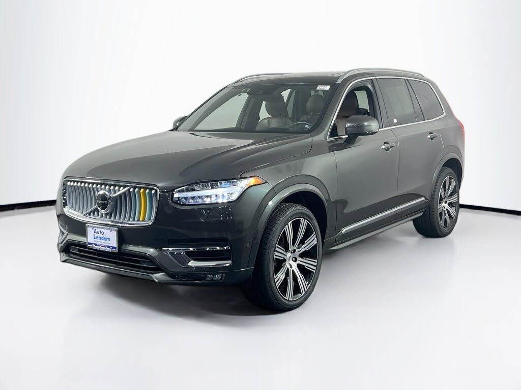 2022 VOLVO XC90