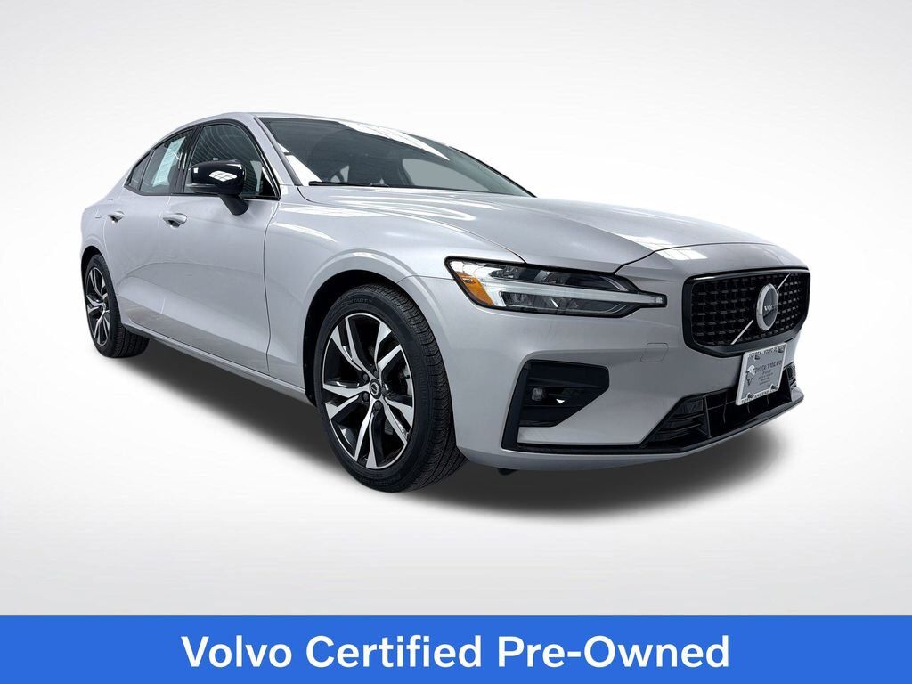2025 VOLVO S60