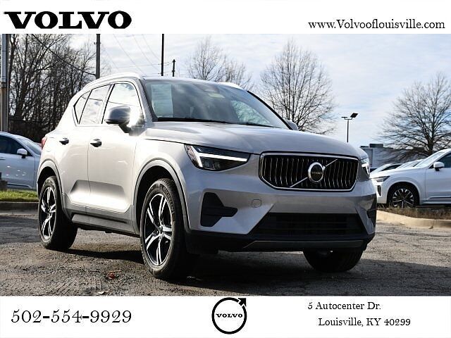 2025 VOLVO XC40