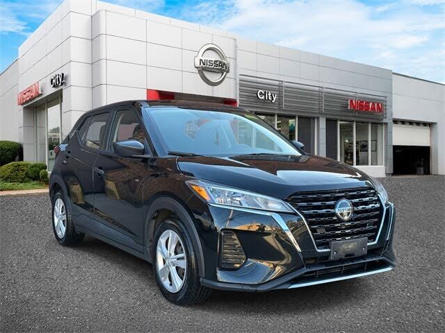 2021 NISSAN Kicks