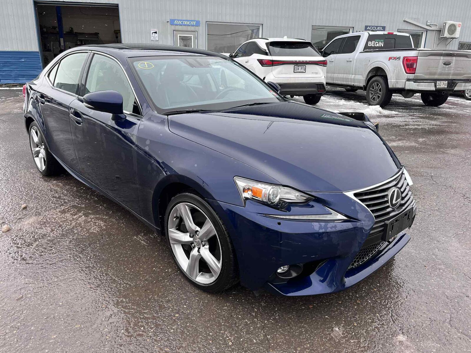 Lexus IS