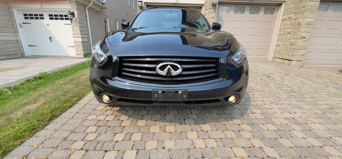 Infiniti QX70