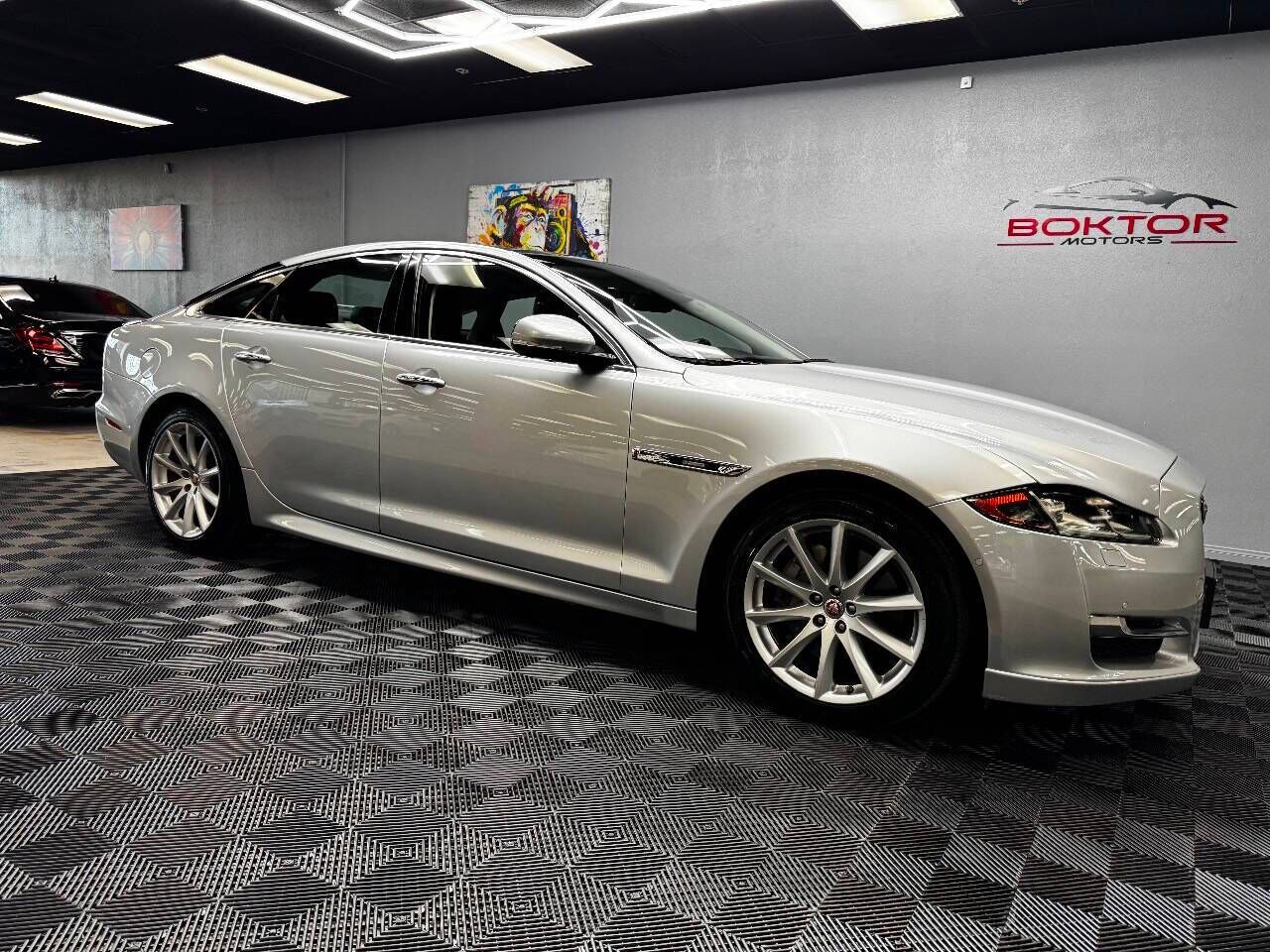 2016 JAGUAR XJ