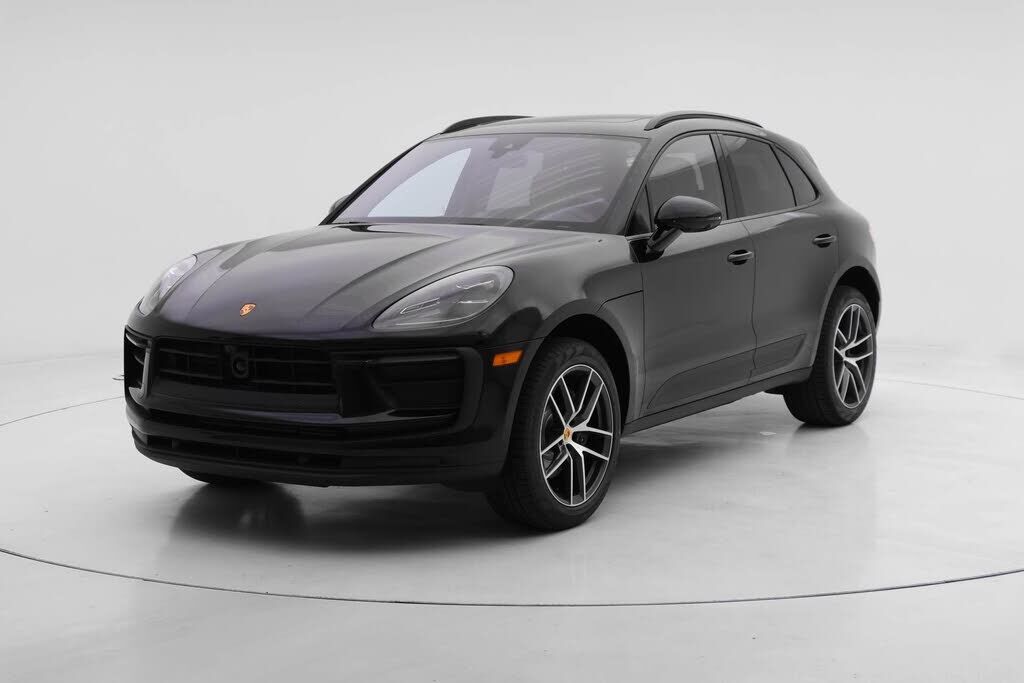 2025 PORSCHE Macan