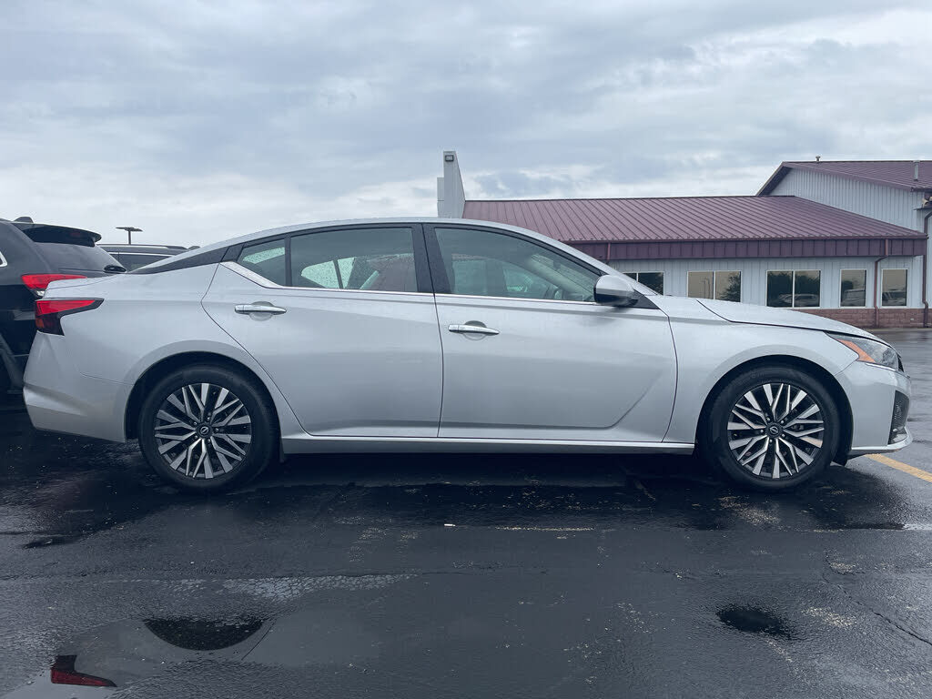 2023 NISSAN Altima