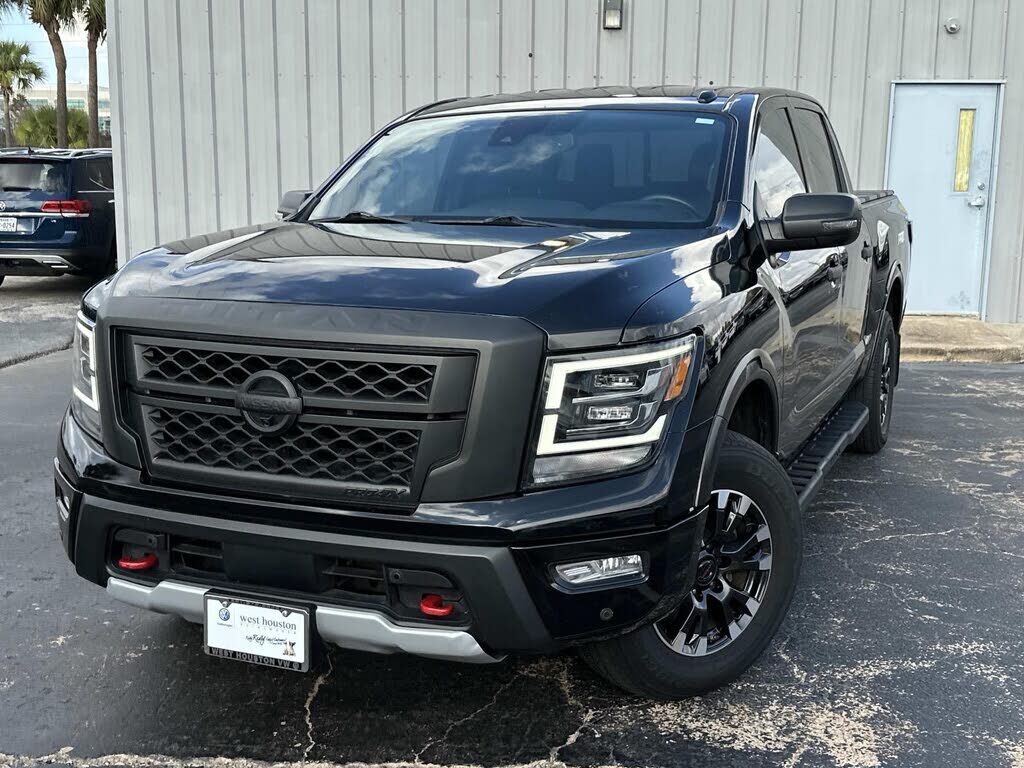 2020 NISSAN Titan