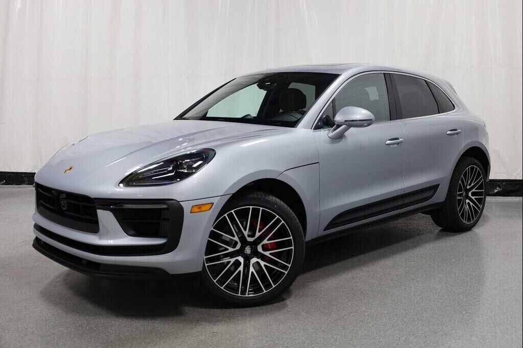 2026 PORSCHE Macan