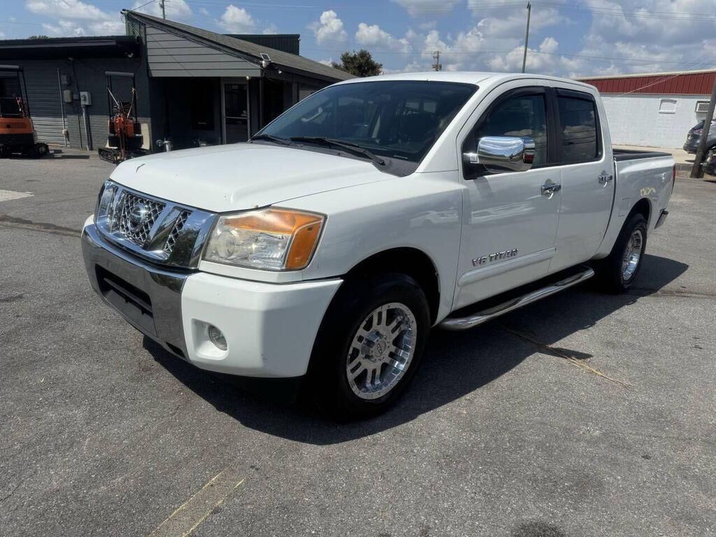 2013 NISSAN Titan
