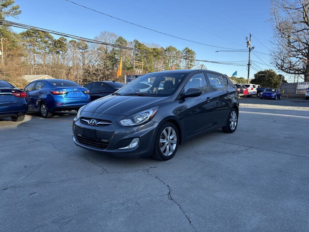 2012 HYUNDAI Accent