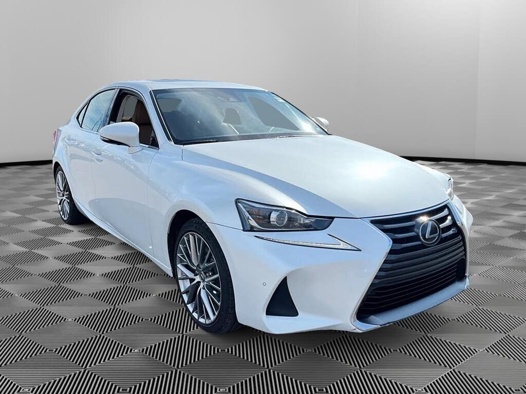 Lexus IS