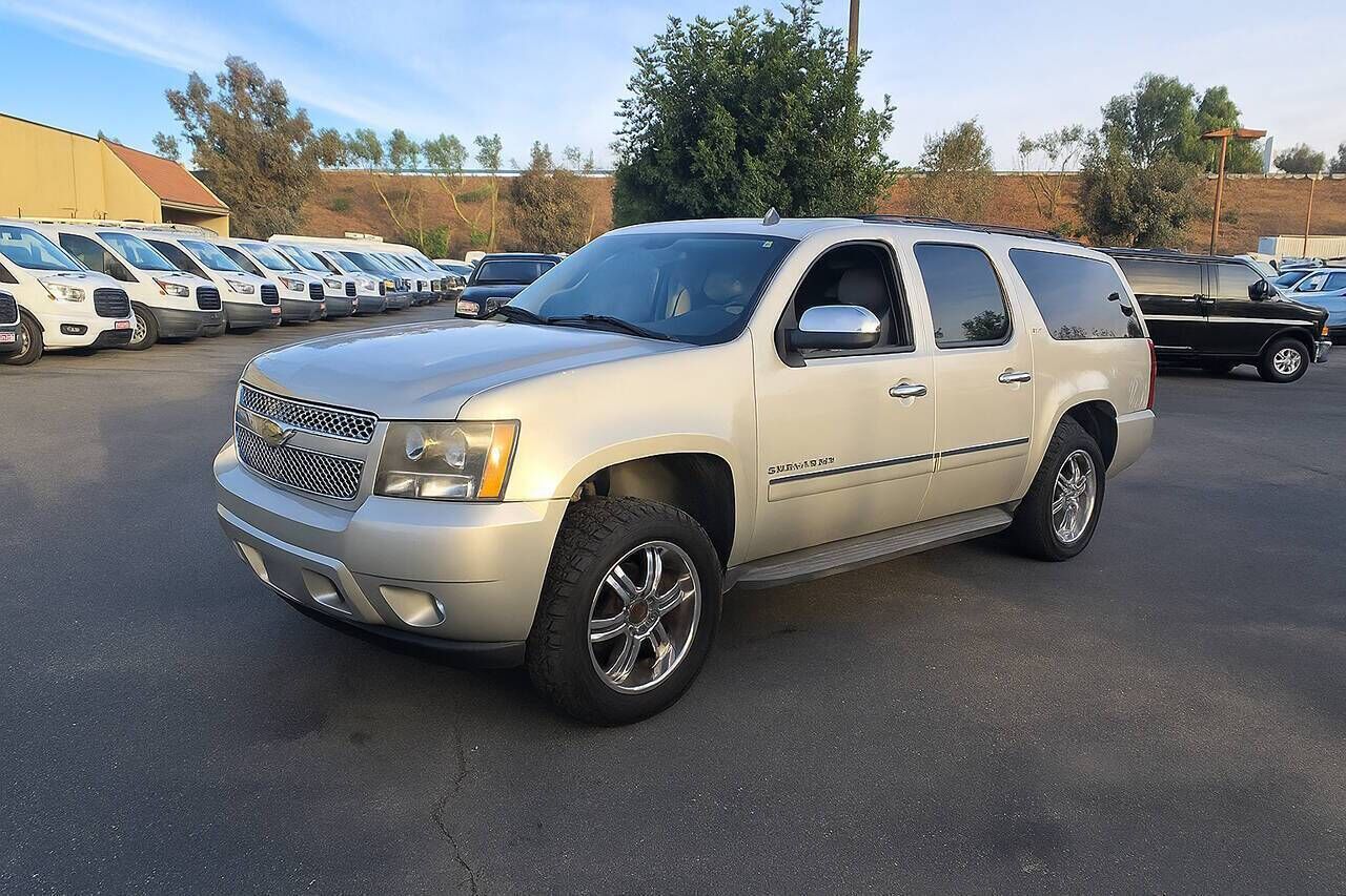 2013 CHEVROLET Suburban