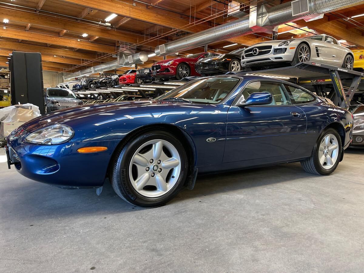 Jaguar XK8