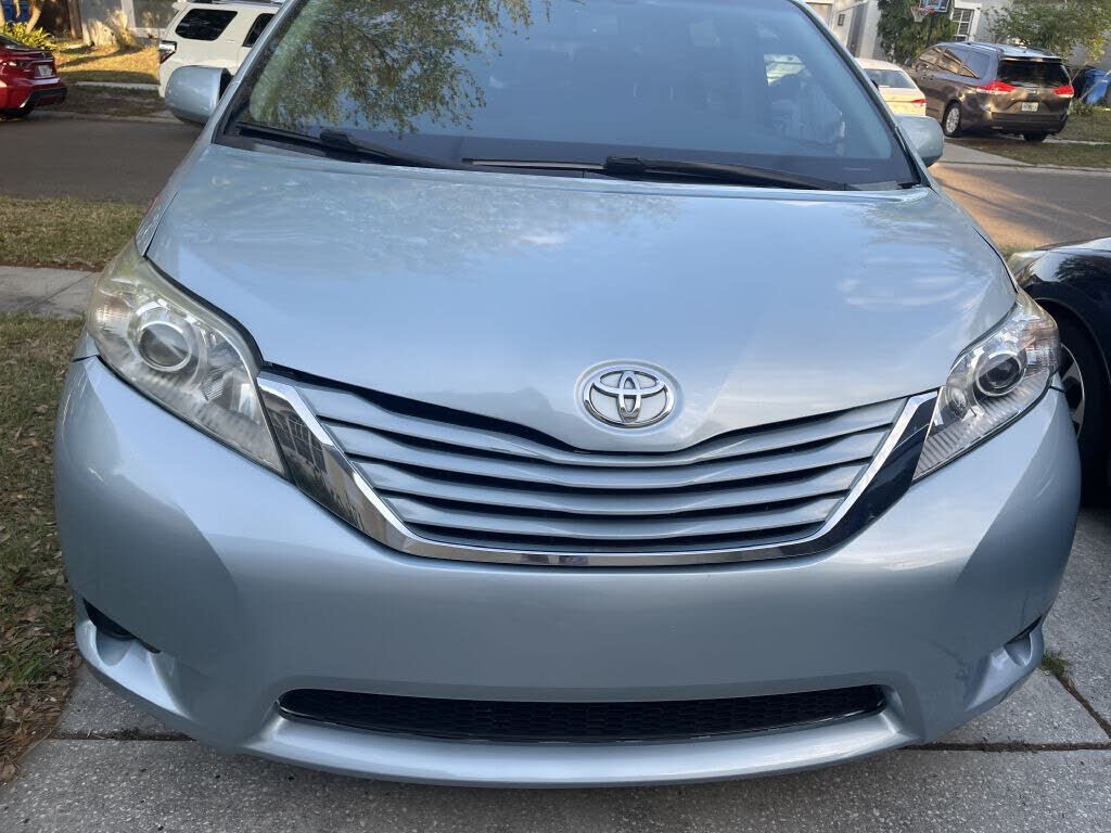 2015 TOYOTA Sienna