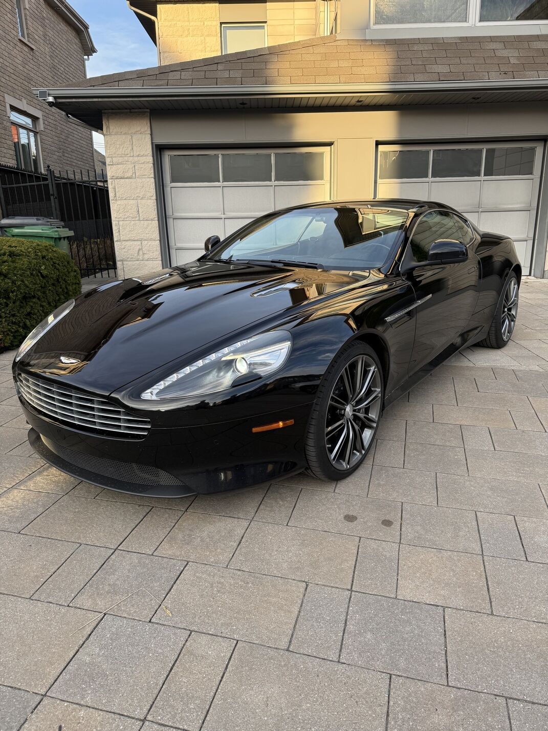 Aston Martin Virage