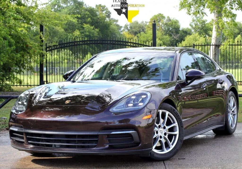 2018 PORSCHE Panamera