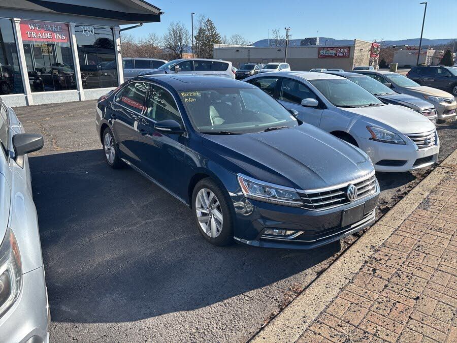 2018 VOLKSWAGEN Passat