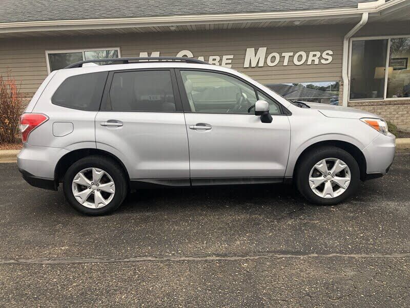 2016 SUBARU Forester