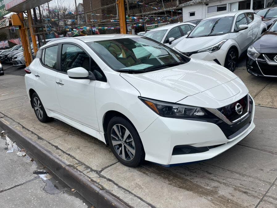 2022 NISSAN Leaf