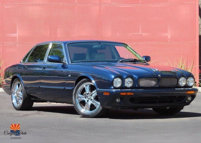 Jaguar XJR