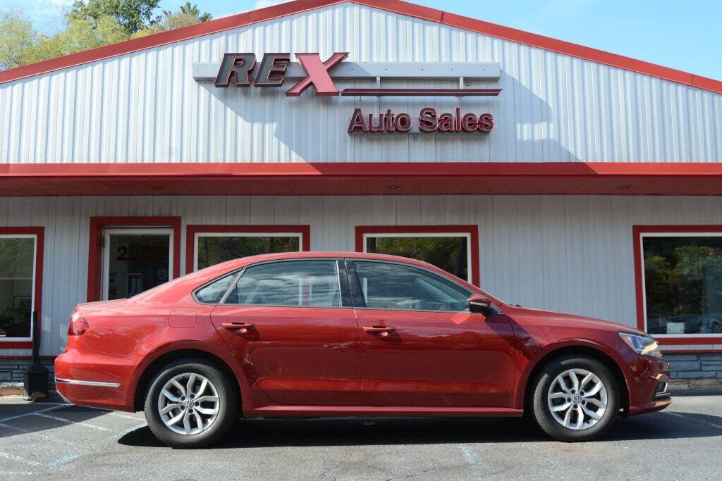 2018 VOLKSWAGEN Passat