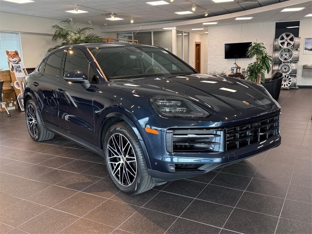2024 PORSCHE Cayenne