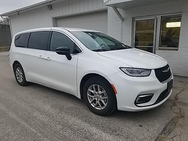 2025 CHRYSLER Pacifica