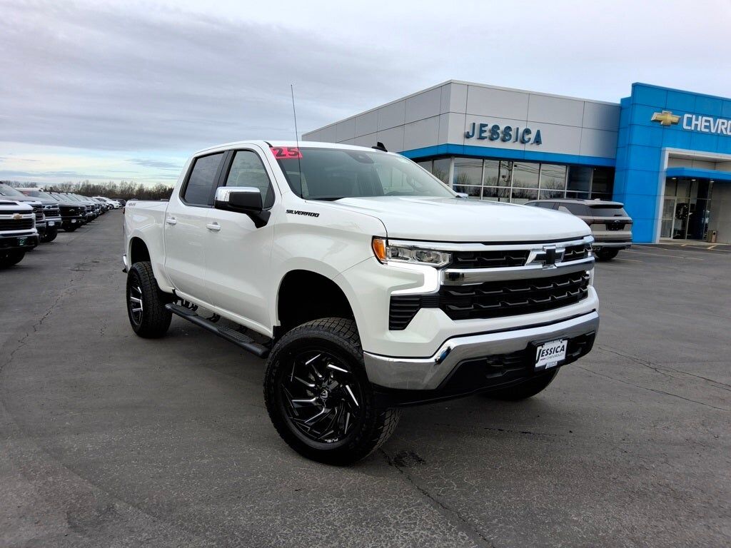 2025 CHEVROLET Silverado