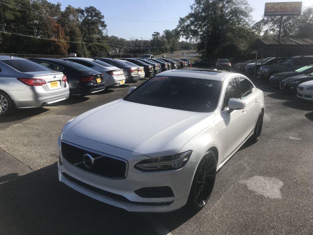 2017 VOLVO S90