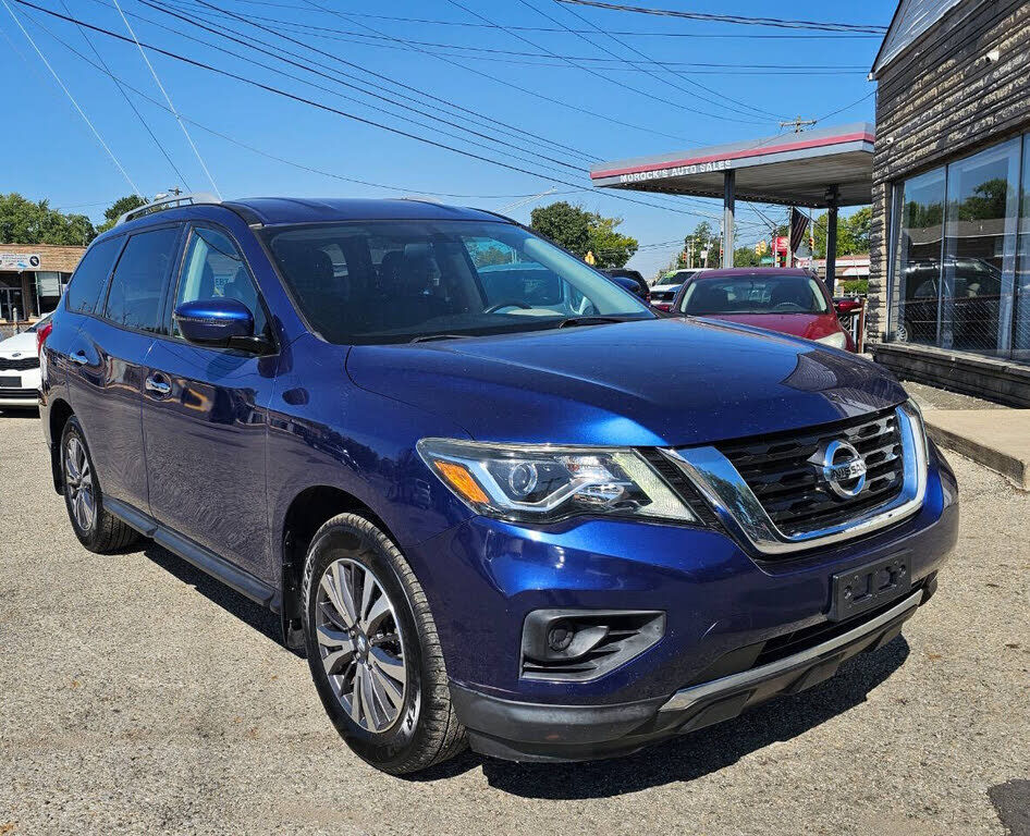 2017 NISSAN Pathfinder