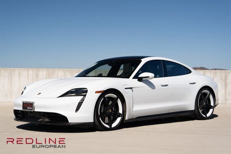 2021 PORSCHE Taycan