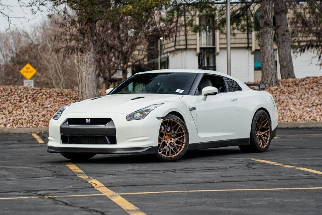 2009 NISSAN GT-R