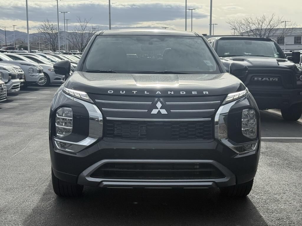 2026 MITSUBISHI Outlander