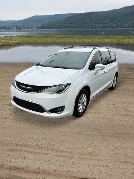 2019 CHRYSLER Pacifica