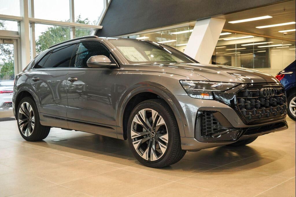 2025 AUDI Q8
