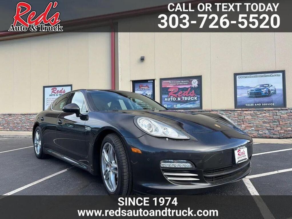 2013 PORSCHE Panamera