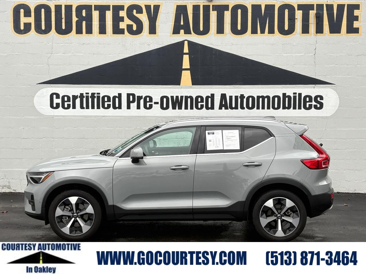 2024 VOLVO XC40