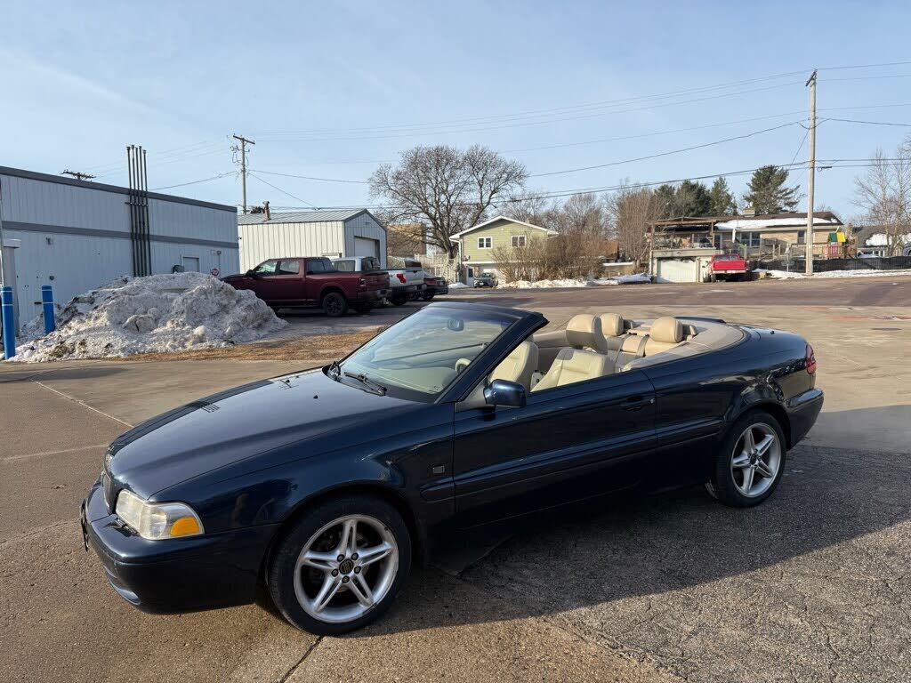 2001 VOLVO C70