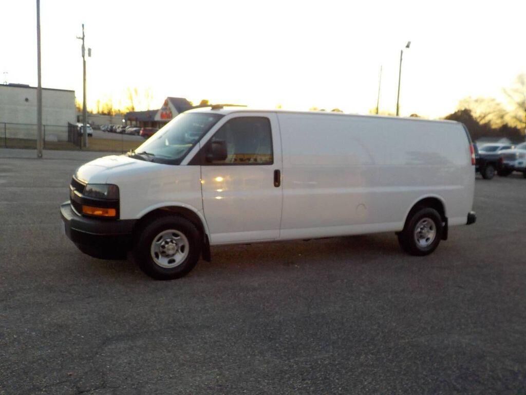 2020 CHEVROLET Express