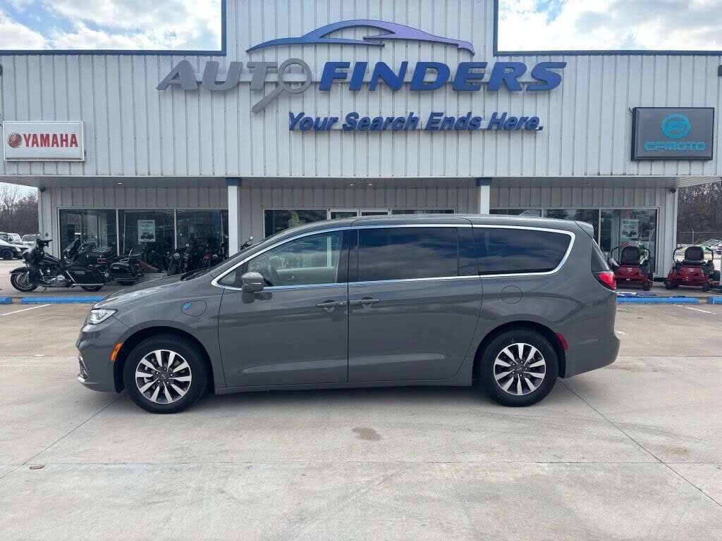 2022 CHRYSLER Pacifica