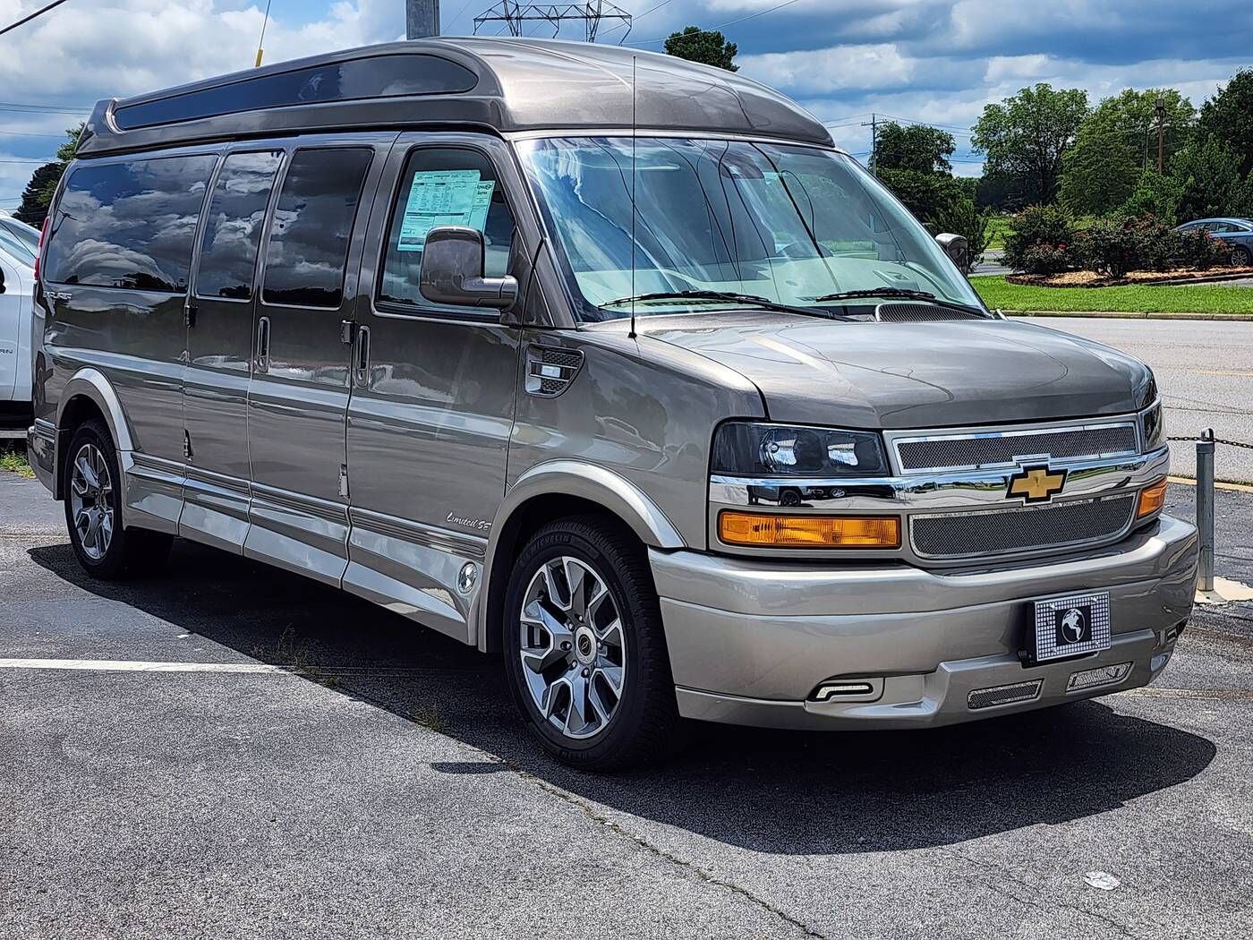 2024 CHEVROLET Express