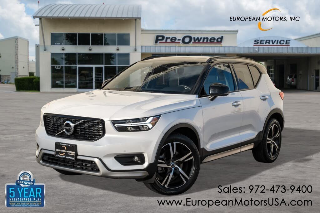 2021 VOLVO XC40
