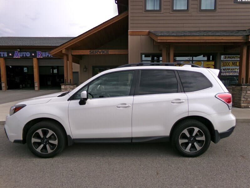 2017 SUBARU Forester