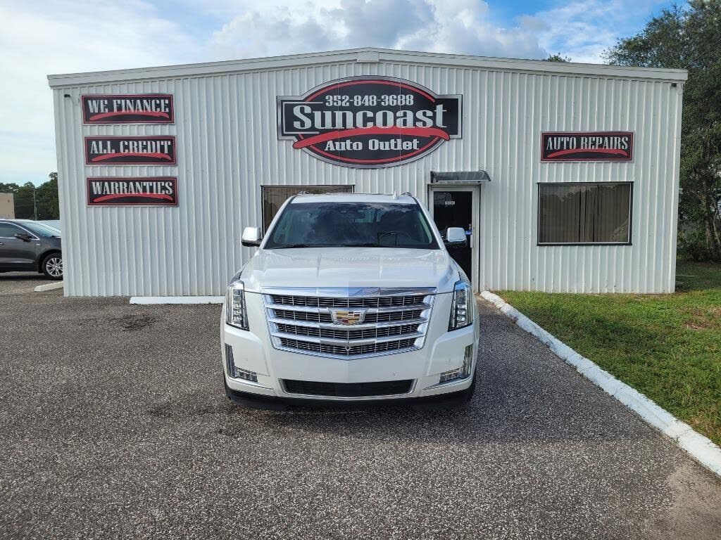 2017 CADILLAC Escalade