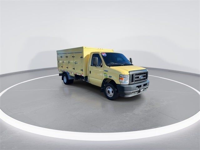 2022 FORD E-450