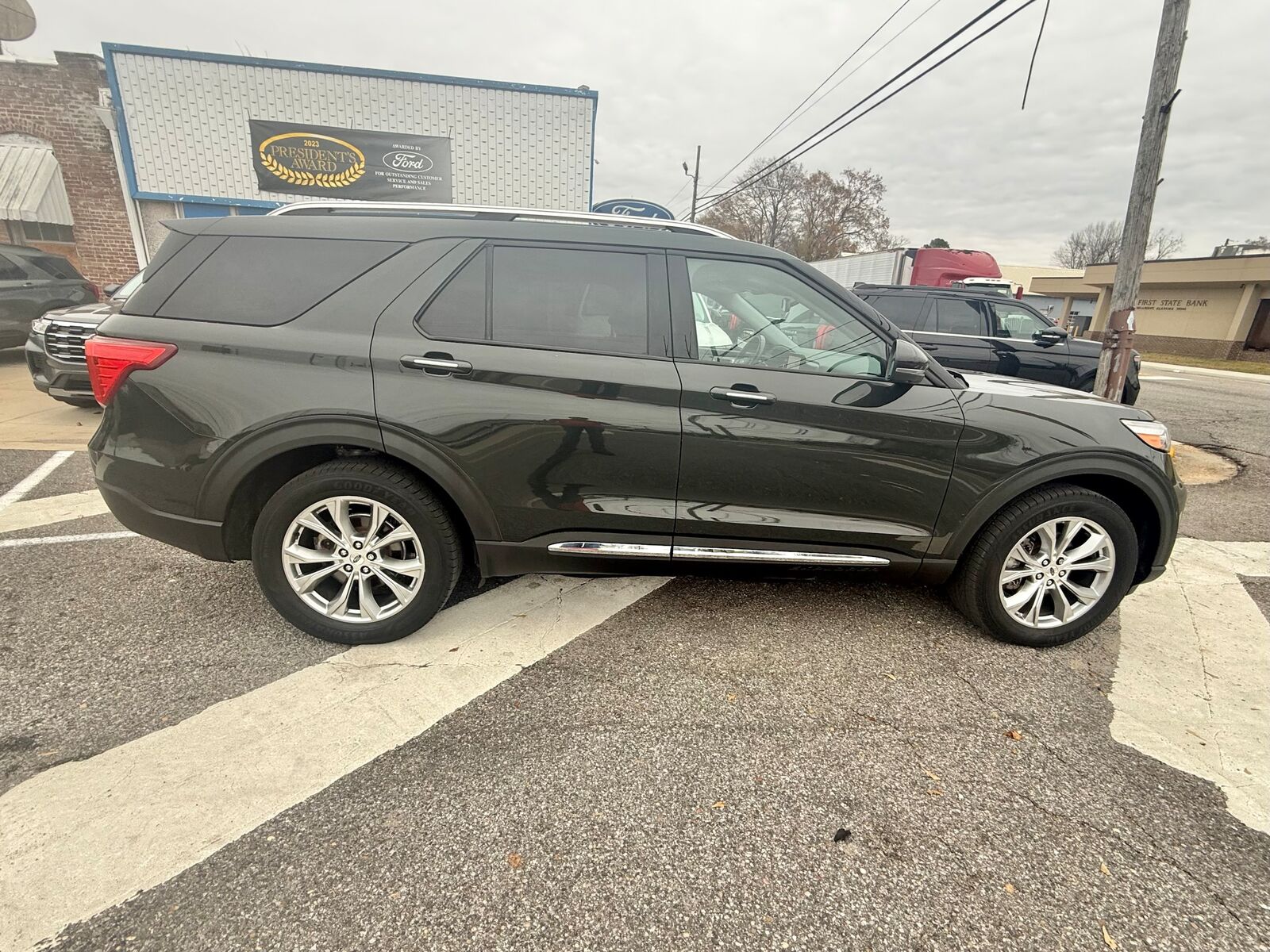 2021 FORD Explorer